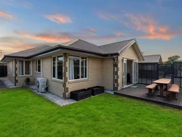 592 Madras Street, St Albans, NZ 8014 House for Sale
