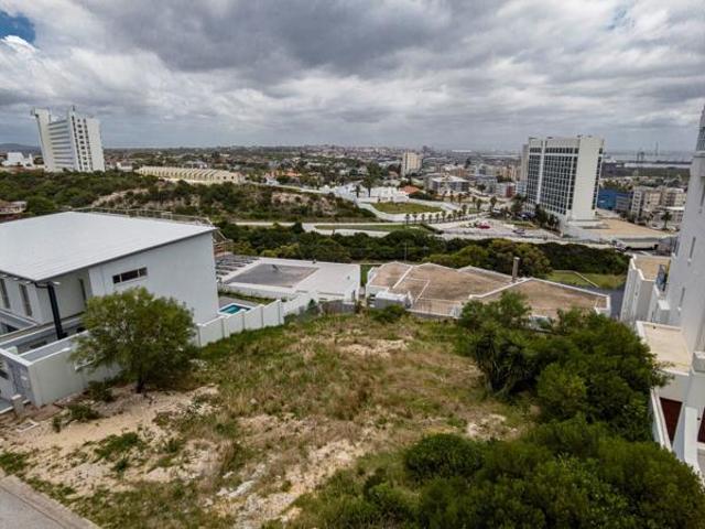 593 m² Land available in Summerstrand