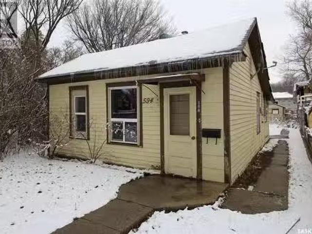594 2Nd Street E, Shaunavon, SK, S0N 2M0 house for sale Lis.