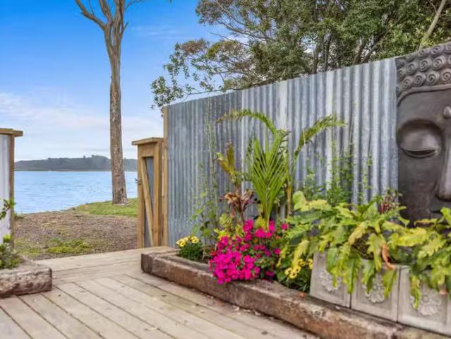 594 Pukehina Parade, Pukehina, Western Bay Of Plenty For Sale