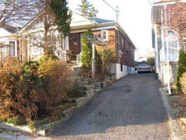 594 Ridelle Avenue