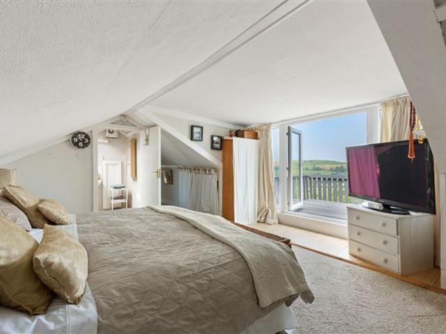 595,000 | Hillview House, Barniskey East, Avoca, Co. Wicklow DNG Thornton Properties 5010 MyHome. Ie Residential