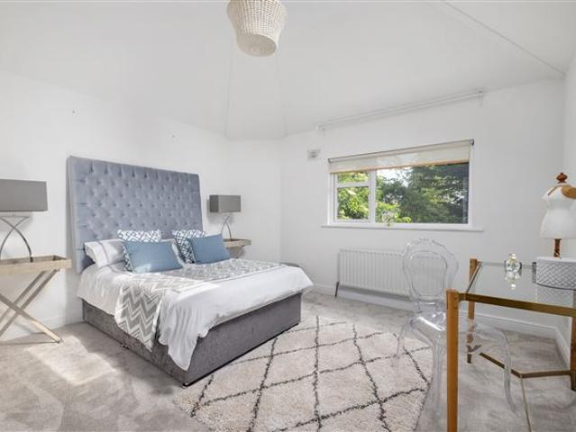 595,000 | Villino, Hillside, Dalkey, County Dublin Vincent Finnegan 4997 MyHome. Ie Residential