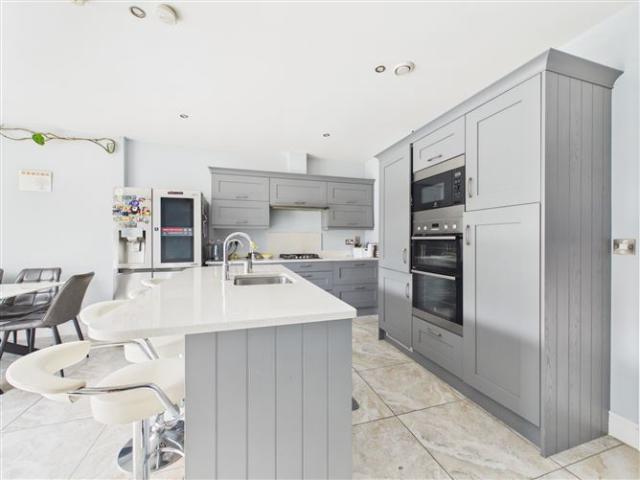 595,000 | 236 Beech Park, Easton Road, Leixlip, Kildare RE/MAX Partners 5014 MyHome. Ie Residential