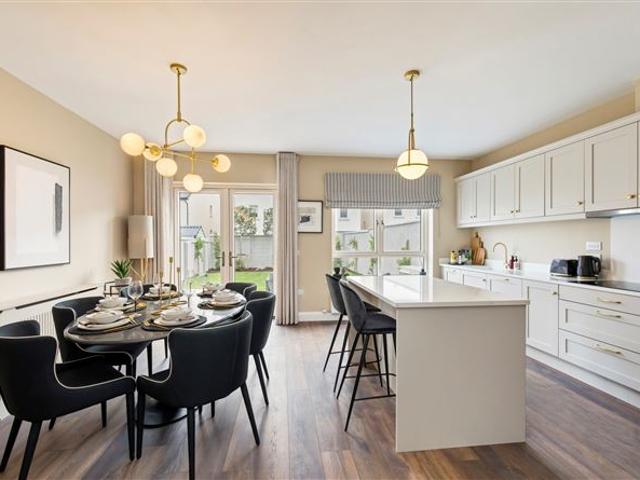 595,000 | 5 The Crescent, Coach Road Meadows, Clane, Co. Kildare Sherry FitzGerald Reilly 5009 MyHome. Ie Residential