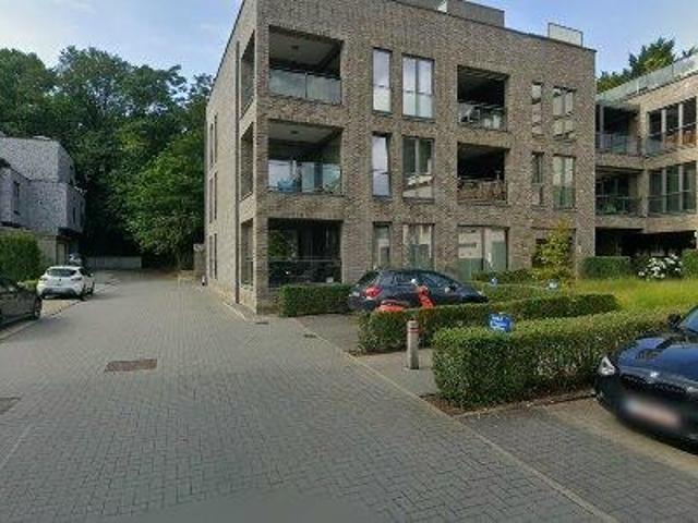 595 m2 office space for rent in Lummen
