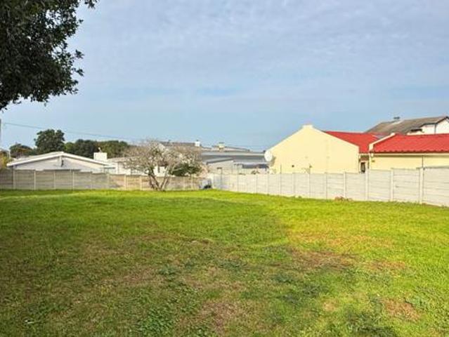 595 m² Land available in Franskraal