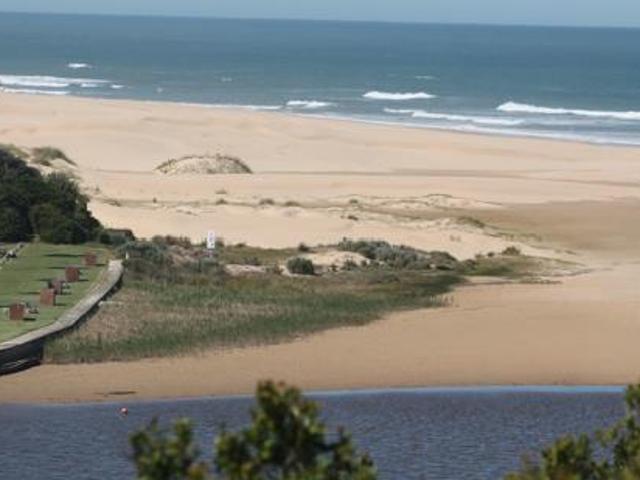 595 m² Land available in Kleinemonde