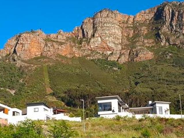 595 m² Land available in Pniel
