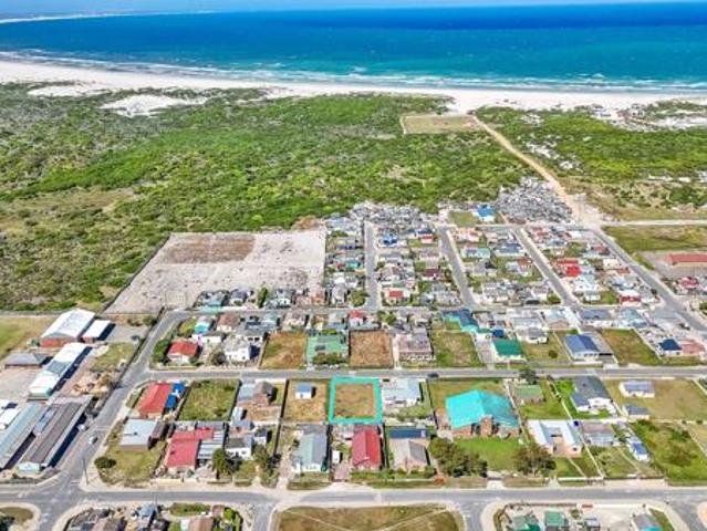 595 m² Land available in Struisbaai