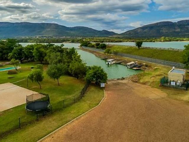 597 m² Land available in Westlake Estate