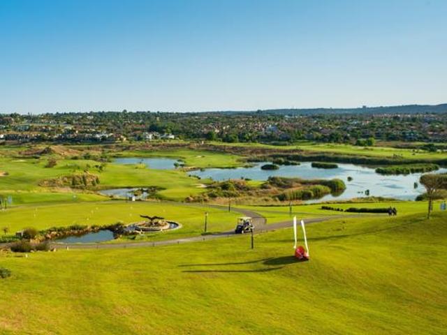 597 m² Land available in Eagle Canyon Golf Estate