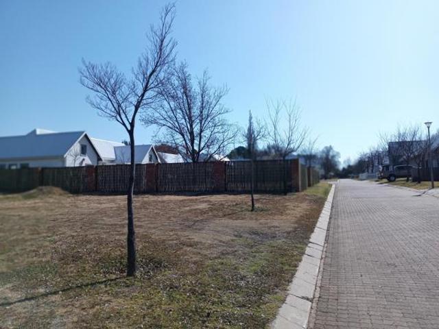 598 m² Land available in Van Der Hoff Park