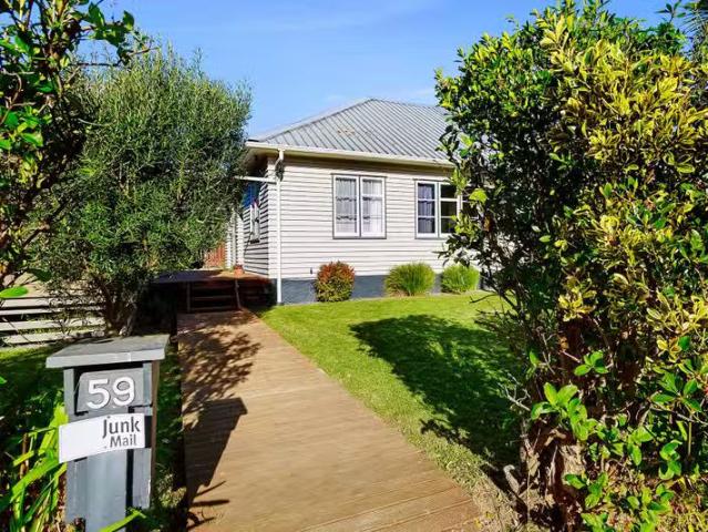 59 Cambridge Terrace, Waterloo, Lower Hutt City For Sale