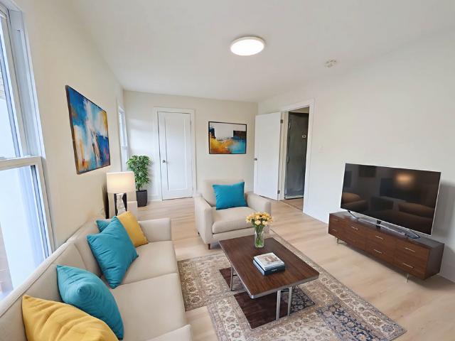 59 Carrick Ave, Hamilton 3 Bedroom Upper Unit