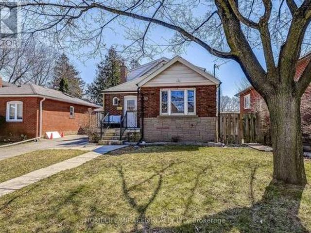 59 Joseph Street, Toronto, ON, M9N 2H9 house for sale | Listing ID W12991 | Royal LePage