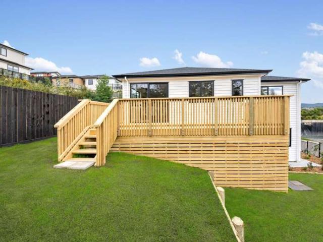 5 Mara Way, Sunnyvale, Waitakere City
