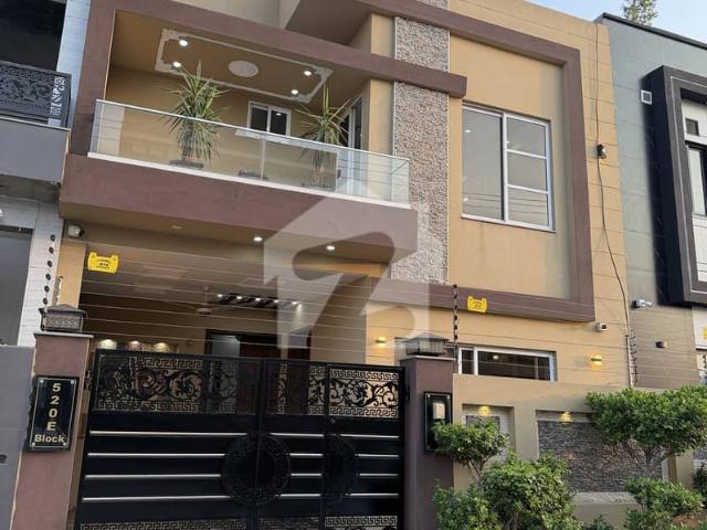 5 Marla Modern Design house available for sale in Central Park housing scheme Lahore