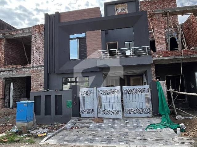 5 Marla Modern House For Sale in Bahria Nasheman