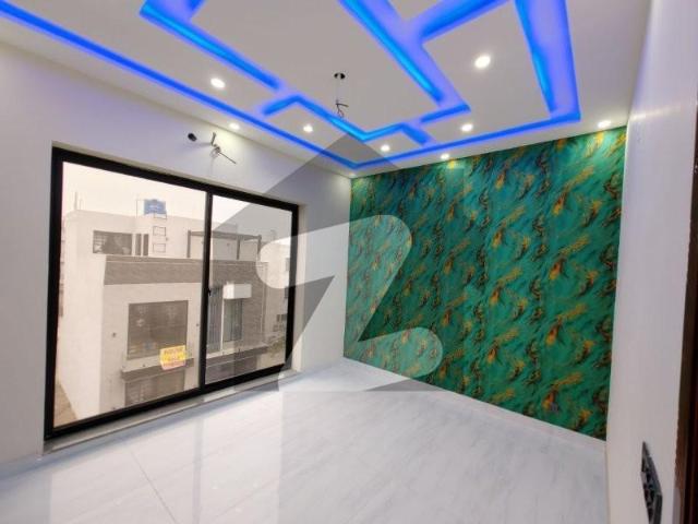 5 Marla Modern House FOR RENT in DHA 9 Town