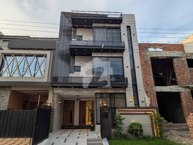 5 Marla Most Beautiful Modern House For Sale