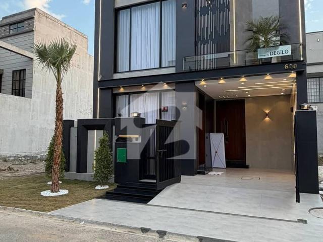 5 marla most luxurious house of baria town lahore