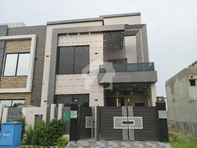 5 marla New brand house facing park full furnished house