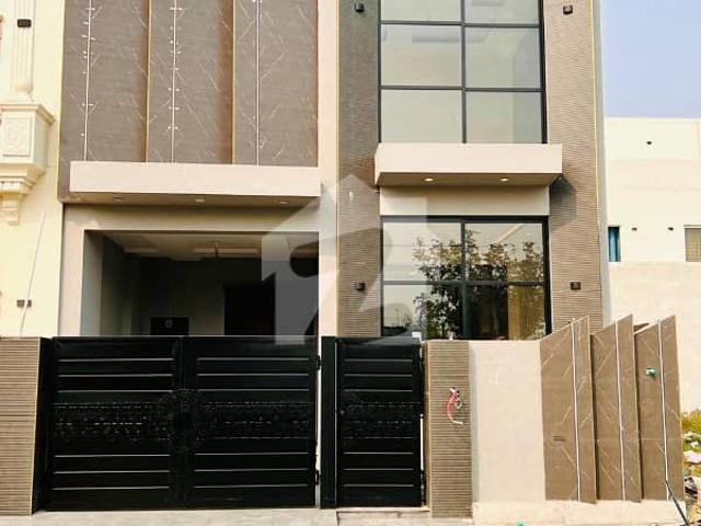 5 Marla New Luxury House FACING PARK For Sale Bankers Avenue Cooperative Housing Society, Lahore