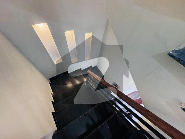 5 marla outstanding house for sale in royal orchard