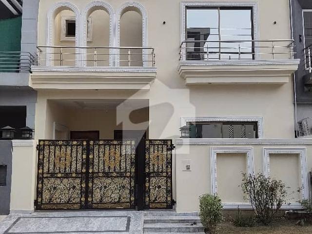 5 Marla Beautiful 1.5 Storey House For Sale In Central Park, Lahore