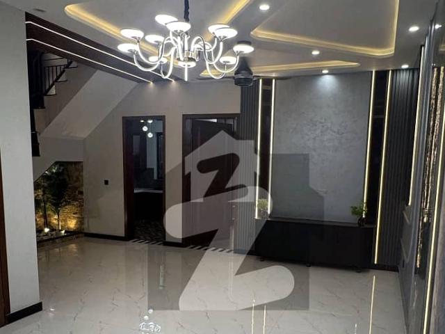 5 Marla Beautiful Ultra Modern House For Sale In Central Park Housing Society Lahore