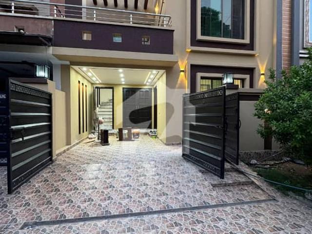 5 marla beautiful fully renovated house for sale at very prime location bahria town lahore