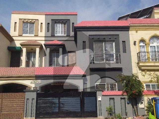 5 Marla Beautiful House Available For Sale In Bahria Nasheman Ferozepur Road Lahore