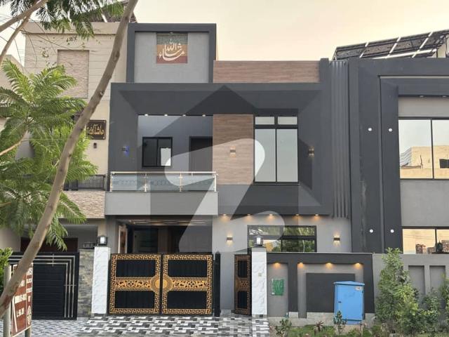 5 Marla Beautiful House Available For Sale In Bahria Nasheman Lahore