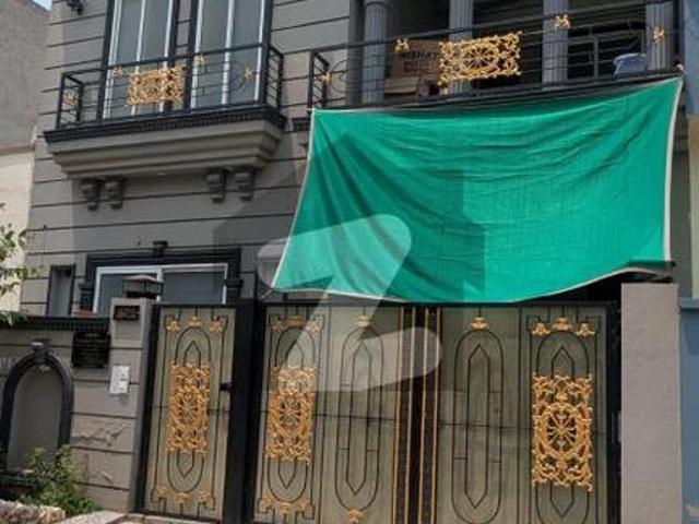 5 Marla Beautifully Design Slightly Used House for Sale in Park View City Lahore Park View City