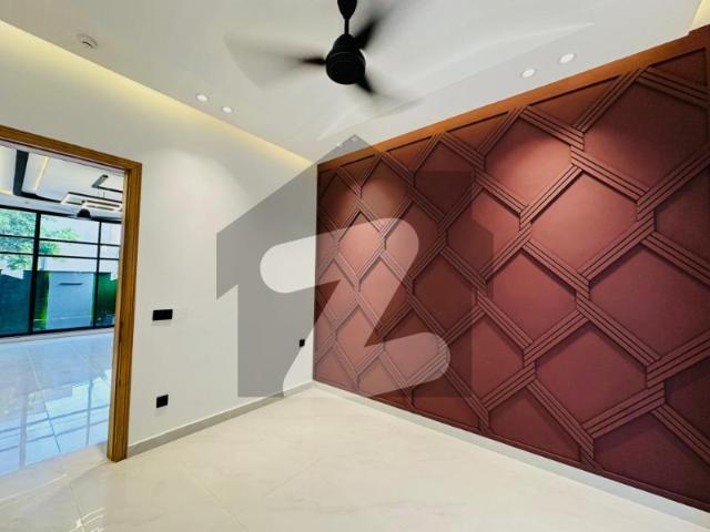 5 marla brand new ultra modern house for sale near to park dha 9 town