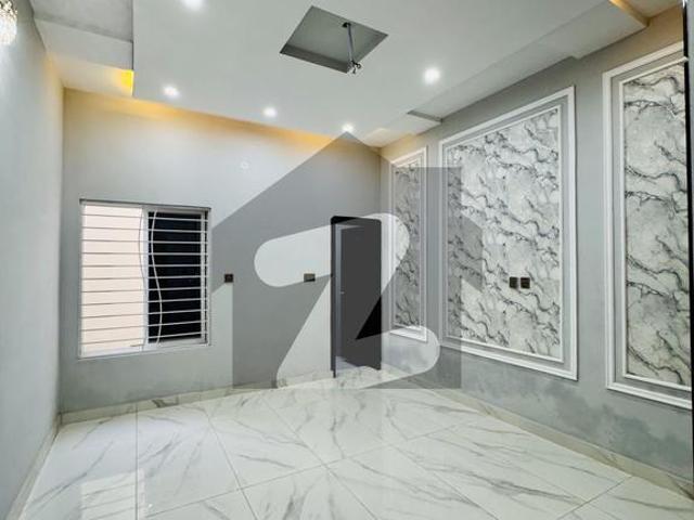 5 Marla Brand New House with 5 Bedroom Prime Location Fatima Avenue