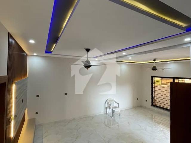 5 Marla Brand New House Available For Sale Near To Main Entrance Hospital Mosque School & Park!