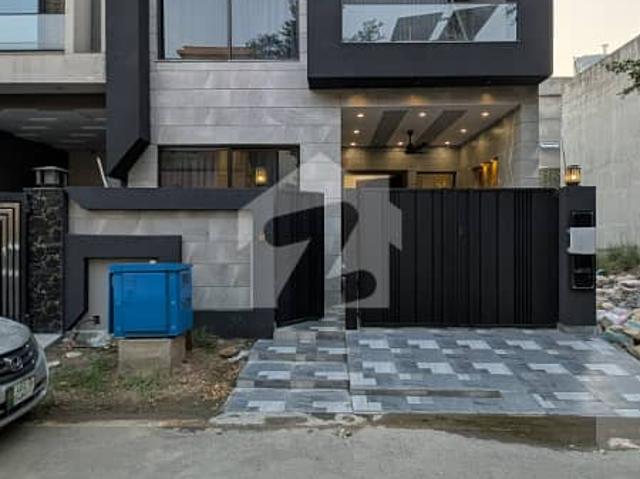 5 Marla Brand New House for Available for Sale