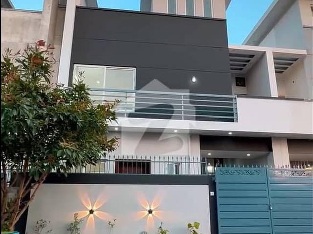 5 Marla Brand New House in Airport Enclave for Sale