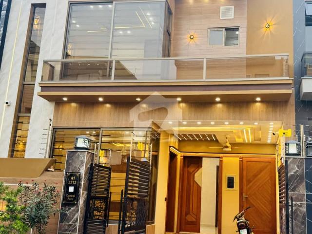 5 Marla brand new house in Central Park A1 block