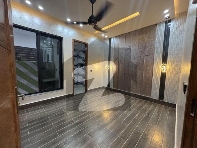 5 Marla brand new house in Cen Park A1 block Central Park Block A1