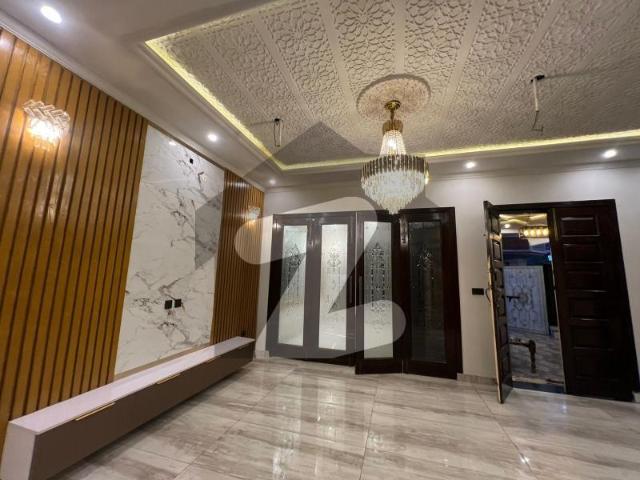 5 Marla Brand New Luxury Modern Style House With Direct Meeting Available For Sale Johar Town