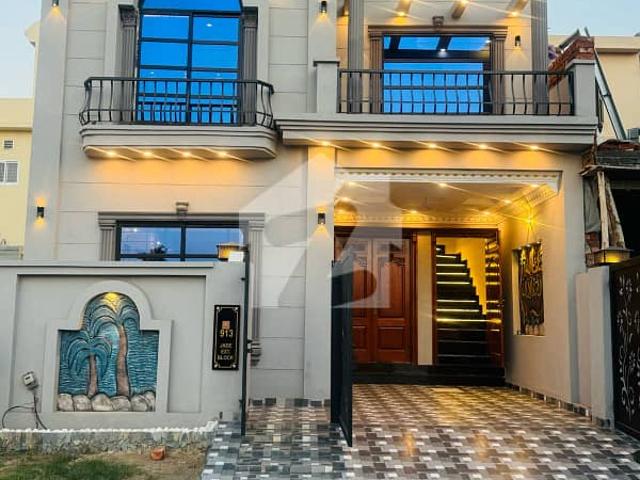 5 Marla Brand New Modern Design Lavish House For Sale | Direct Meeting With Owner In Park View City | For Discounted Price And Original Pictures Download The App Signature Lands