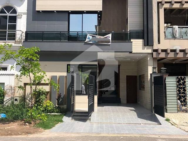 5 Marla Brand New Modern Design Lavish House For Sale In Park View City Lahore | For Discounted Price And Original Pictures Download The App Signature Lands