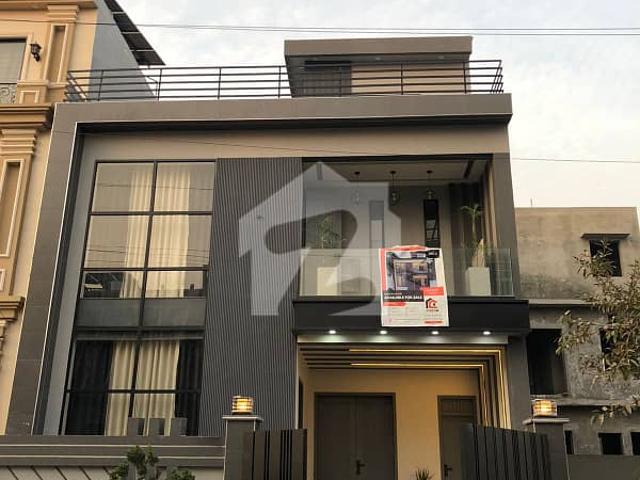 5 Marla Brand New Modern Design Lavish House For Sale In Park View City Lahore For Discounted Price And Original Pictures Download The App Signature Lands