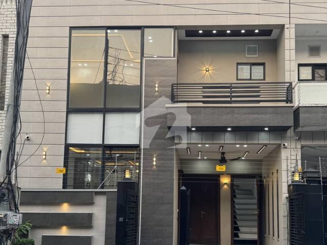 5 Marla brand house in Central Park A1 block