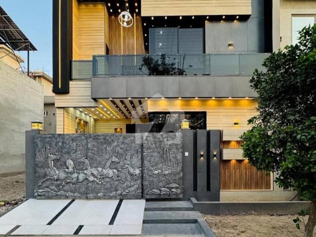 5 Marla Brand Luxury House at Ideal Location in Rose Block Park View City Lahore