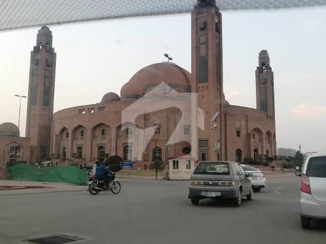 5 Marla Commercial Building 5 Storey Available For Sale In Sector C Bahria Town Lahore
