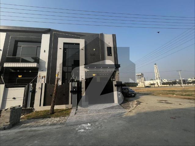 5 Marla Corner Double Storey Designer's House for Sale on Prime Location Central Park Block A1